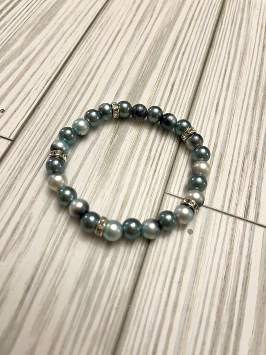 Gray/White Beaded Bracelet